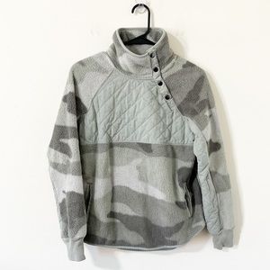 Abercrombie & Fitch Quilted Snap Pullover Fleece in Gray Camo